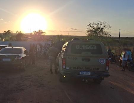Festa termina em morte após homens encapuzados invadirem área de lazer em Barrocas