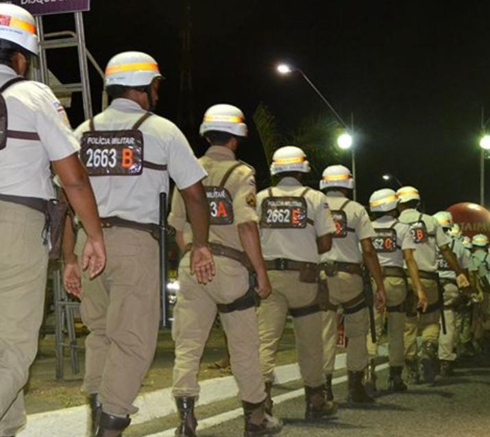 Homem é conduzido à Delegacia após flagra com arma dentro de imóvel no circuito da Micareta de Serrinha