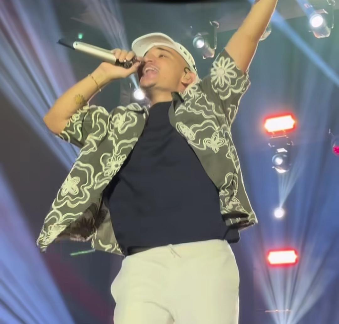 João Gomes compara Vaquejada de Serrinha a grandes eventos nacionais: “É que nem cantar num estádio”