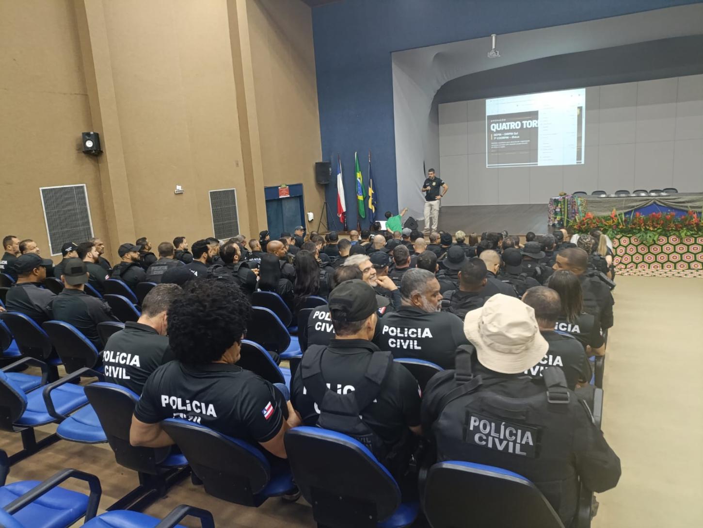 Operação cumpre mandados em Serrinha e em outros municípios mirando grupo que movimentaria até R$ 300 milhões