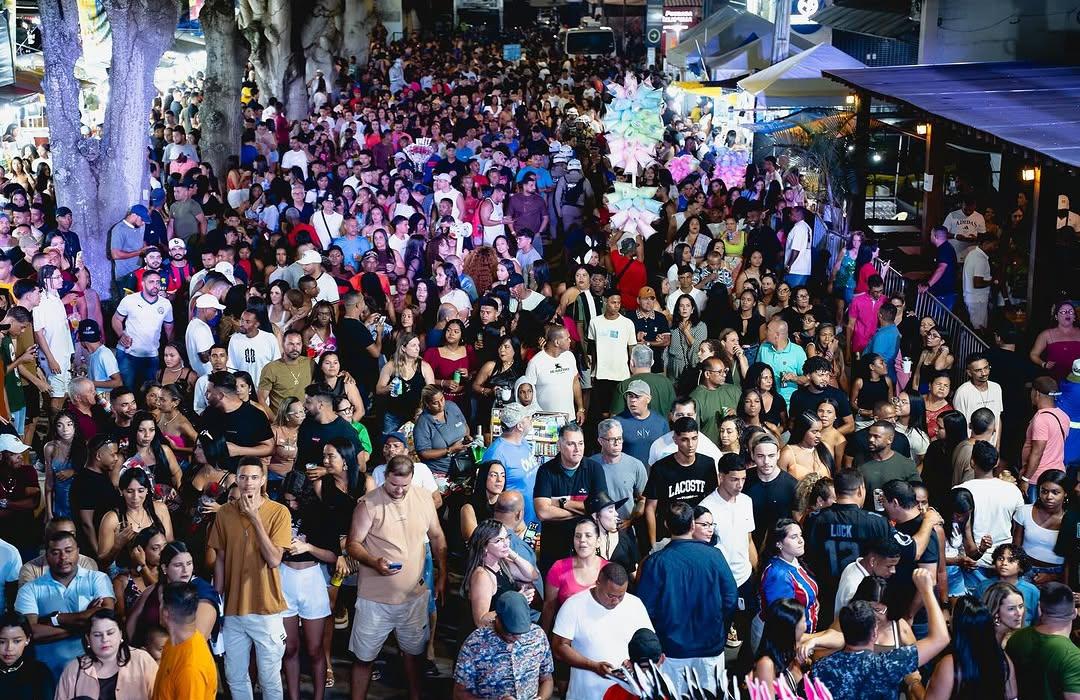 Três artistas da casa são as primeiras atrações confirmadas na Micareta de Serrinha 
