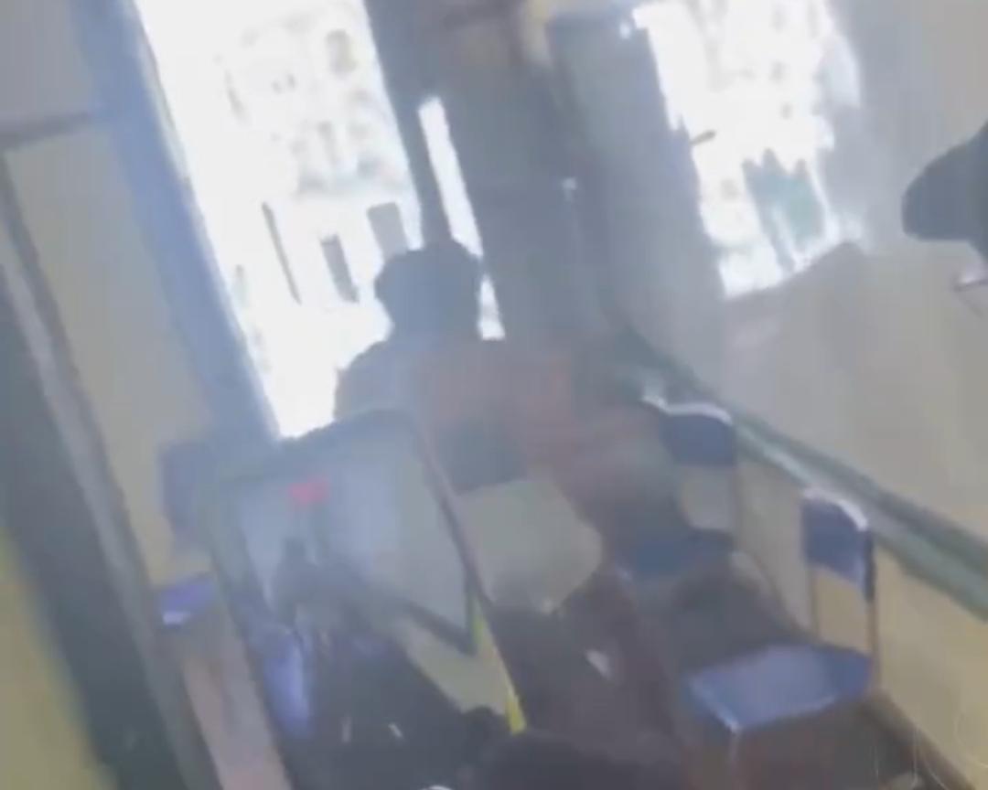 Briga entre duas mulheres causa tumulto em colégio eleitoral de Salvador
