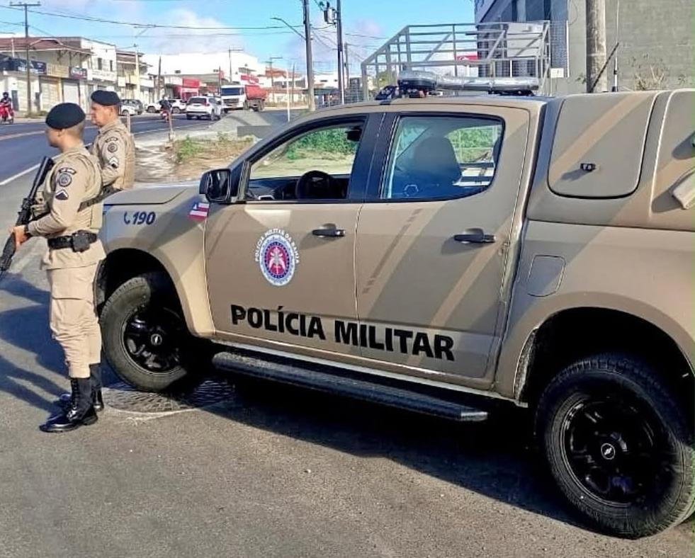 Homem de 25 anos com mandado de prisão em aberto é localizado pela PM em Serrinha