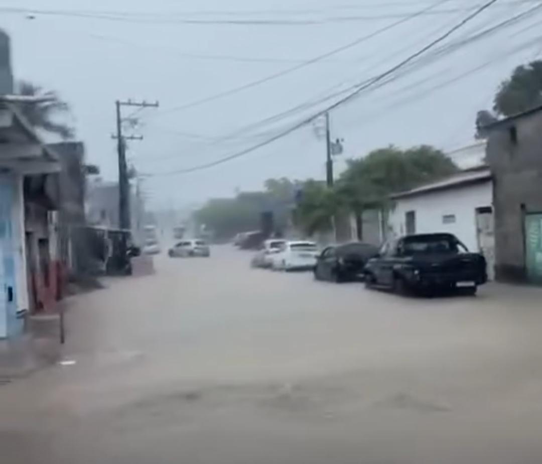 Inmet coloca Serrinha em alerta para tempestades; previsão indica chuva neste domingo