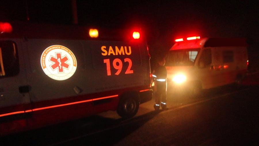 Jovem fica ferida em colisão entre carro e moto na BA-233, em Ichu