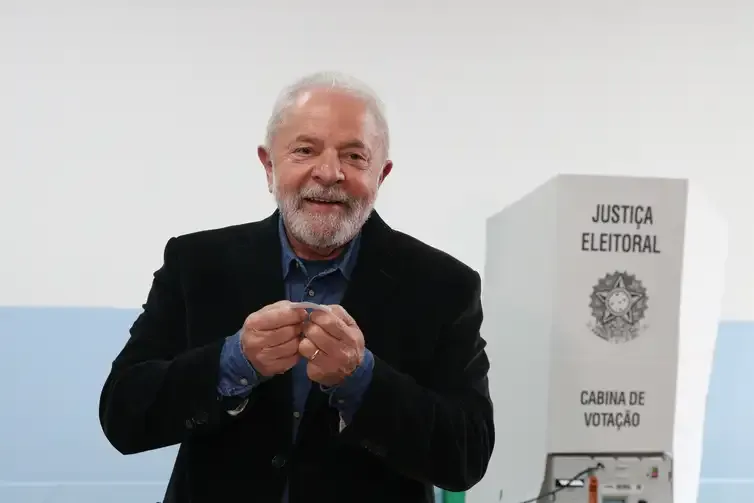 Lula é reeleito com mais de 76% dos votos em Serrinha