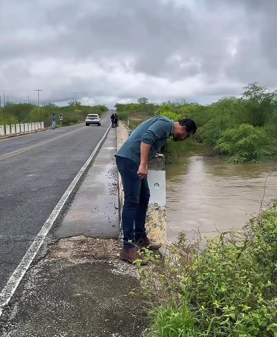Prefeito na região do sisal alerta para buraco em ponte e pede atenção de motoristas na BA-120