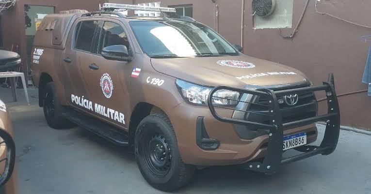Suspeito de gerenciar tráfico é baleado em confronto com a PM na Bahia; mensagens anunciavam toque de recolher