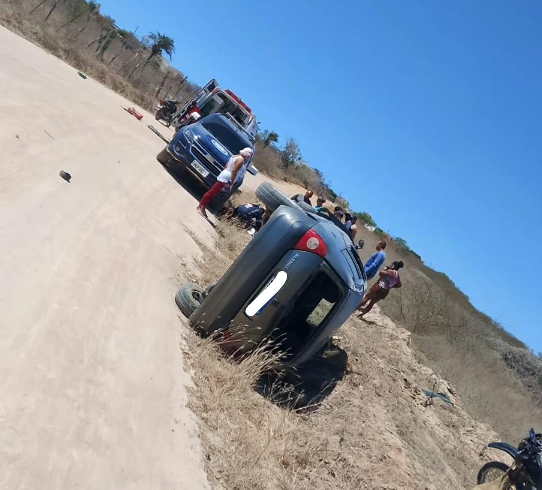 Veículo capota na zona rural de Barrocas; GCM presta apoio no atendimento