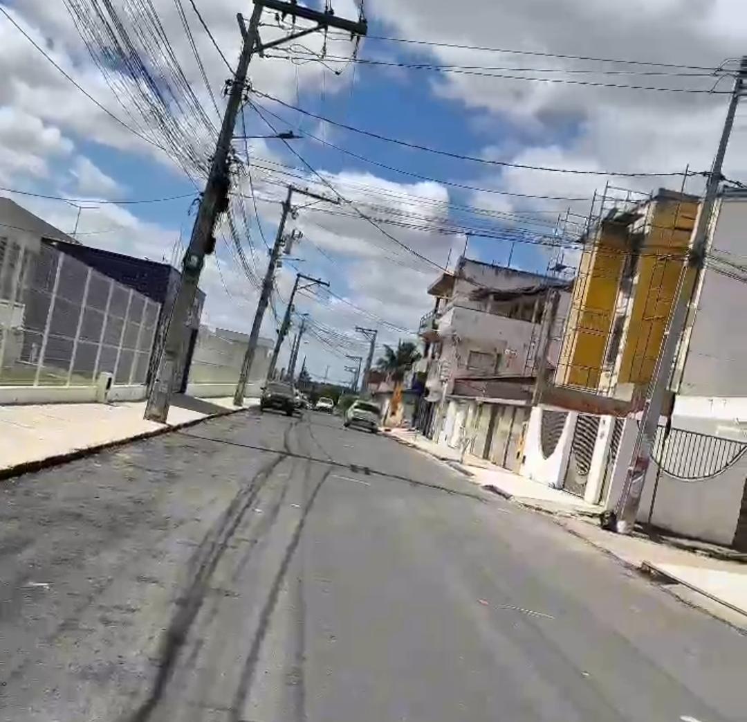 Vereador Gilberto Carvalho agradece pavimentação asfáltica da Rua Álvaro Augusto, em Serrinha: 
